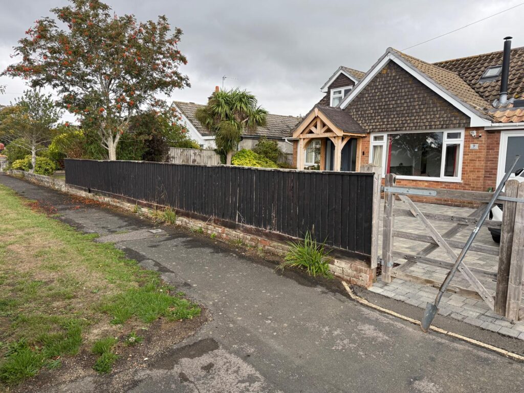 A replacement 4ft high closeboard fence with concrete posts and gravel boards Pennington before
