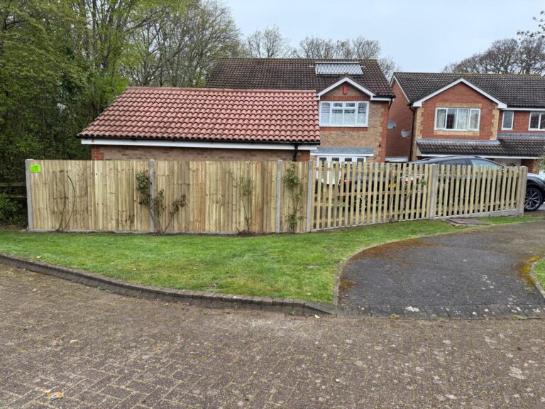 Replacement fencing in New Milton