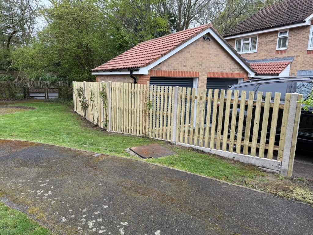 Replacement fencing in New Milton after